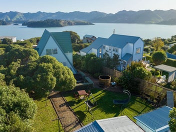 17 James Drive, Diamond Harbour, Lyttelton