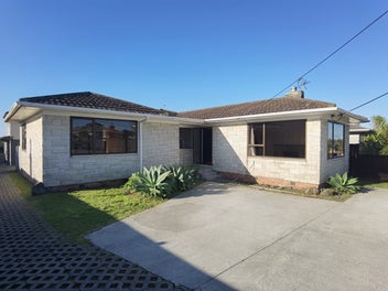 36 Woodford Avenue, Henderson, Auckland