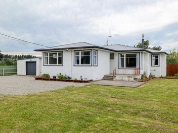 587 Campbell Road, Bunnythorpe, Palmerston North