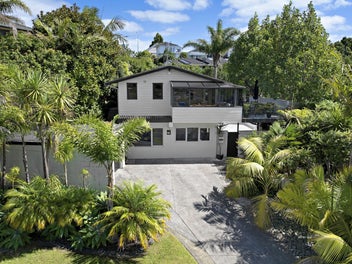5 Amante Crescent, Mairangi Bay, Auckland