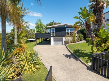 12 Tyne Road, Forrest Hill, Auckland