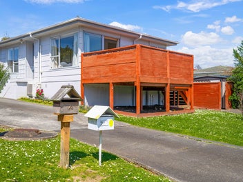 2/3 Cromdale Avenue, Highland Park, Auckland