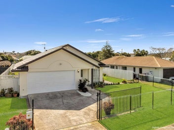 52 Riverton Drive, Randwick Park, Auckland