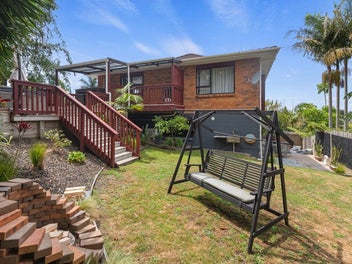 2/57 Nigel Road, Browns Bay, Auckland
