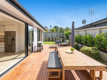 13 Surf View Crescent, Red Beach, Red Beach