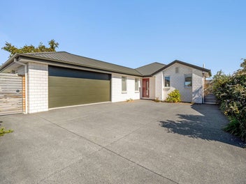72 Sunline Avenue, Lincoln, Lincoln