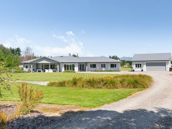6 Campbell Drive, Martinborough