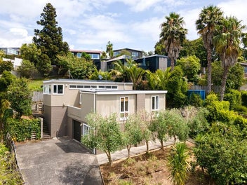 6 Anchor Place, Beach Haven, Auckland