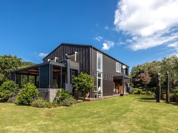 6 Third Avenue, Onetangi, Waiheke Island