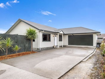 34 Dahlstrom Grove, Kelvin Grove, Palmerston North