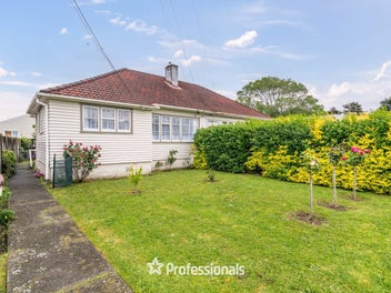 161 Whites Line, WAIWHETU, LOWER HUTT