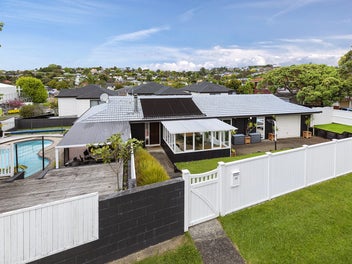 49 Compton Street, Hillcrest, Auckland