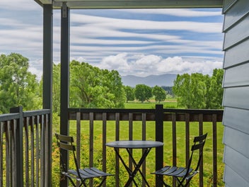 1692B Cust Road, Cust, Cust