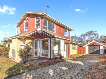 33 Frensham Crescent, Woolston, Christchurch