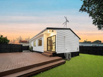2/3 William Street, Mangere East, Auckland