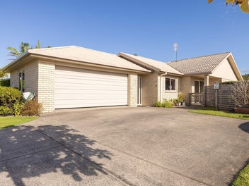 2/100 Millers Road, Brookfield, Tauranga