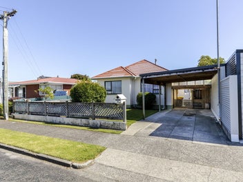 5 Seddon Street, Westown, New Plymouth