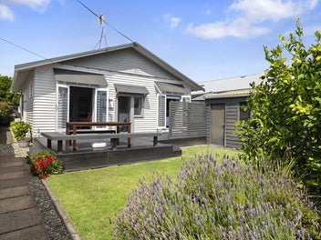 166 Lemon Street, Strandon, New Plymouth