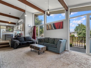 5 Joanna Place, Deanwell, Hamilton