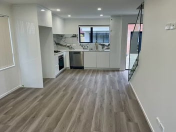 1/100 Seymour Road, Sunnyvale, Auckland