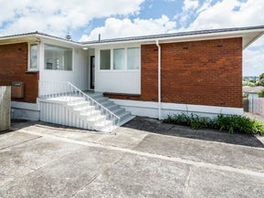 12A James Laurie Street, Henderson, Auckland