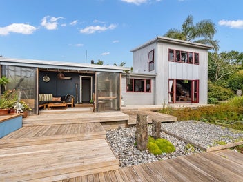 2080 State Highway 1, Hukerenui, Hikurangi