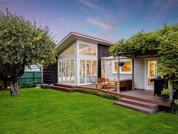 5 Wiggins Street, Sumner, Christchurch