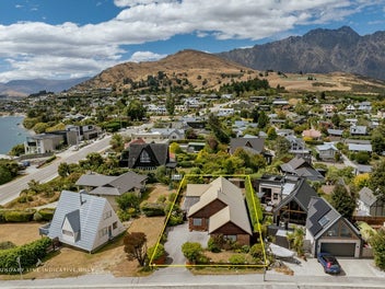 4 Four Views Avenue, Kelvin Heights, Queenstown