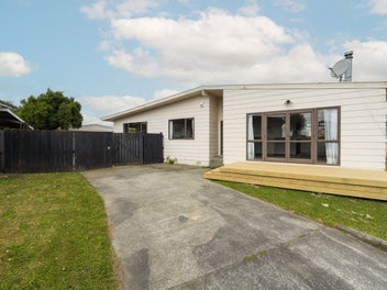 9 Karamea Crescent, Kelvin Grove, Palmerston North