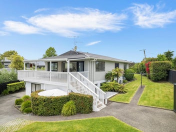 24 School Road, Riverhead, Riverhead