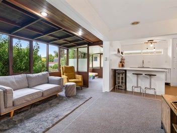 8A Boys Place, Pakuranga Heights, Auckland