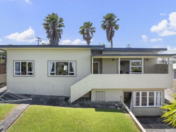 25 Hillview Avenue, New Windsor, Auckland