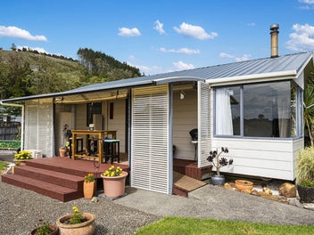466 Crane Road, Kamo