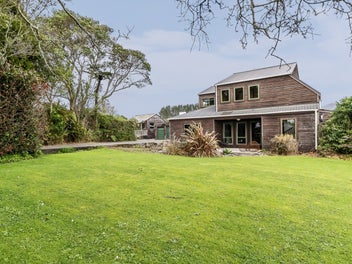 612 Plymouth Road, Koru, New Plymouth