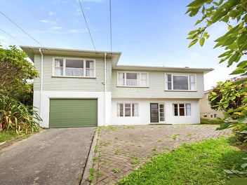 17 Lane Crescent, Tawa, Wellington