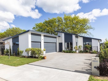 13 Crossley Avenue, Woodend, Woodend