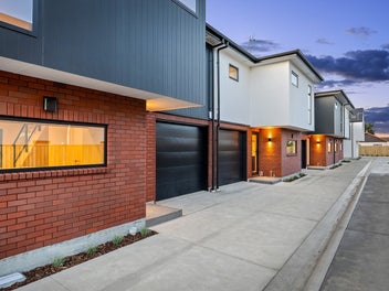 4/200 Main North Road, Redwood, Christchurch