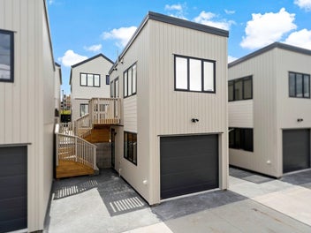 16 Toetoe Street, Westgate, Auckland