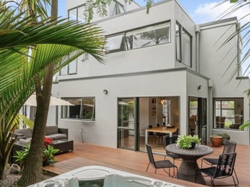 42 Merani Street, Narrow Neck, Auckland