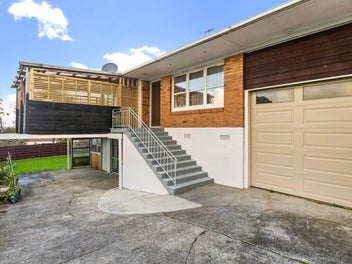 2/16 Udys Road, Pakuranga, Auckland