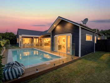 6 Sophia Place, Karaka, Papakura