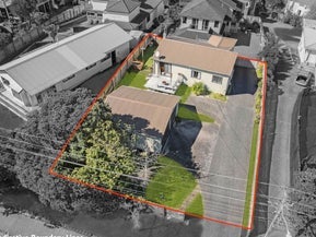 82 Browns Bay Road, Rothesay Bay, Auckland