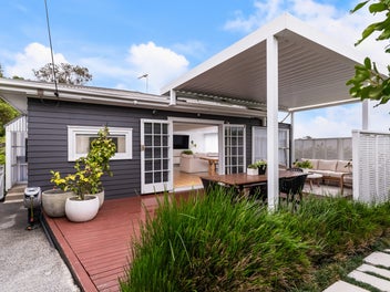 42 Tiri Tiri Road, Birkdale, Auckland