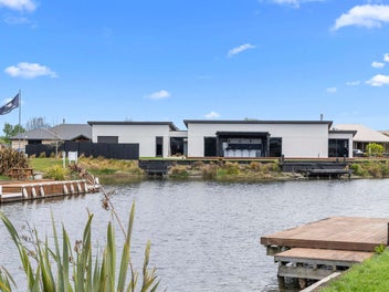 8 Halston Close, Huntingdon, Ashburton