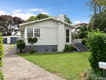 13 Morris Road, Hillcrest, Hamilton