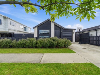 16 Hinaki Street, Poike, Tauranga