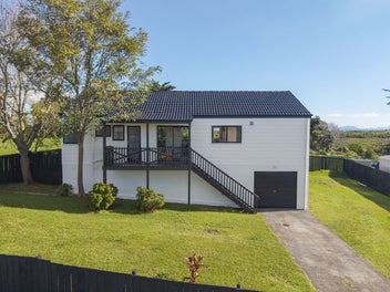 18 Kopara Place, Clendon Park, Auckland