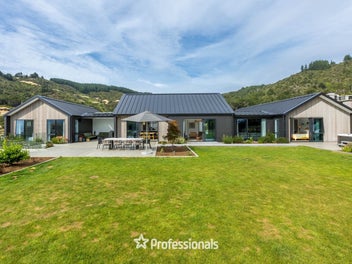 478 Katherine Mansfield Drive, Blue Mountains, Upper Hutt