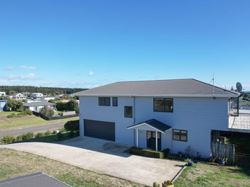 15 Aranui Avenue, Waitarere Beach, Levin