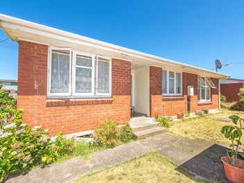 15 Matipo Street, Castlecliff, Whanganui